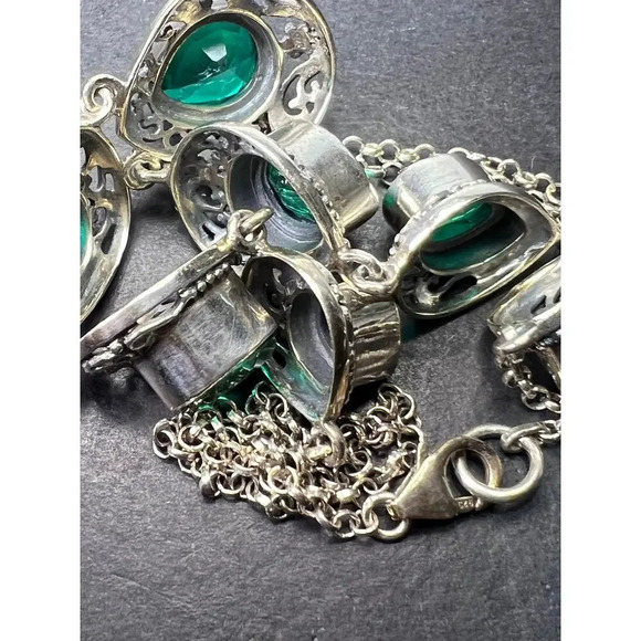 The Green Queen Quartz and sterling silver necklace - Picture 9 of 11